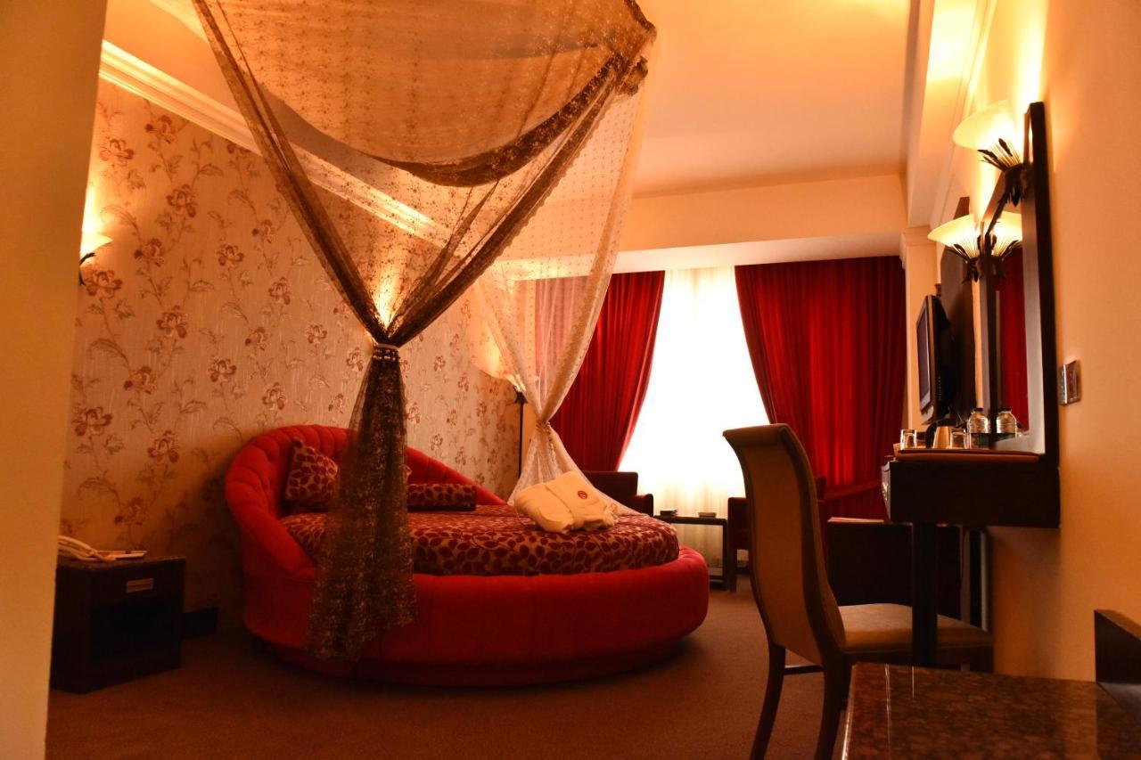 Dilshad Palace Hotel ドホーク エクステリア 写真