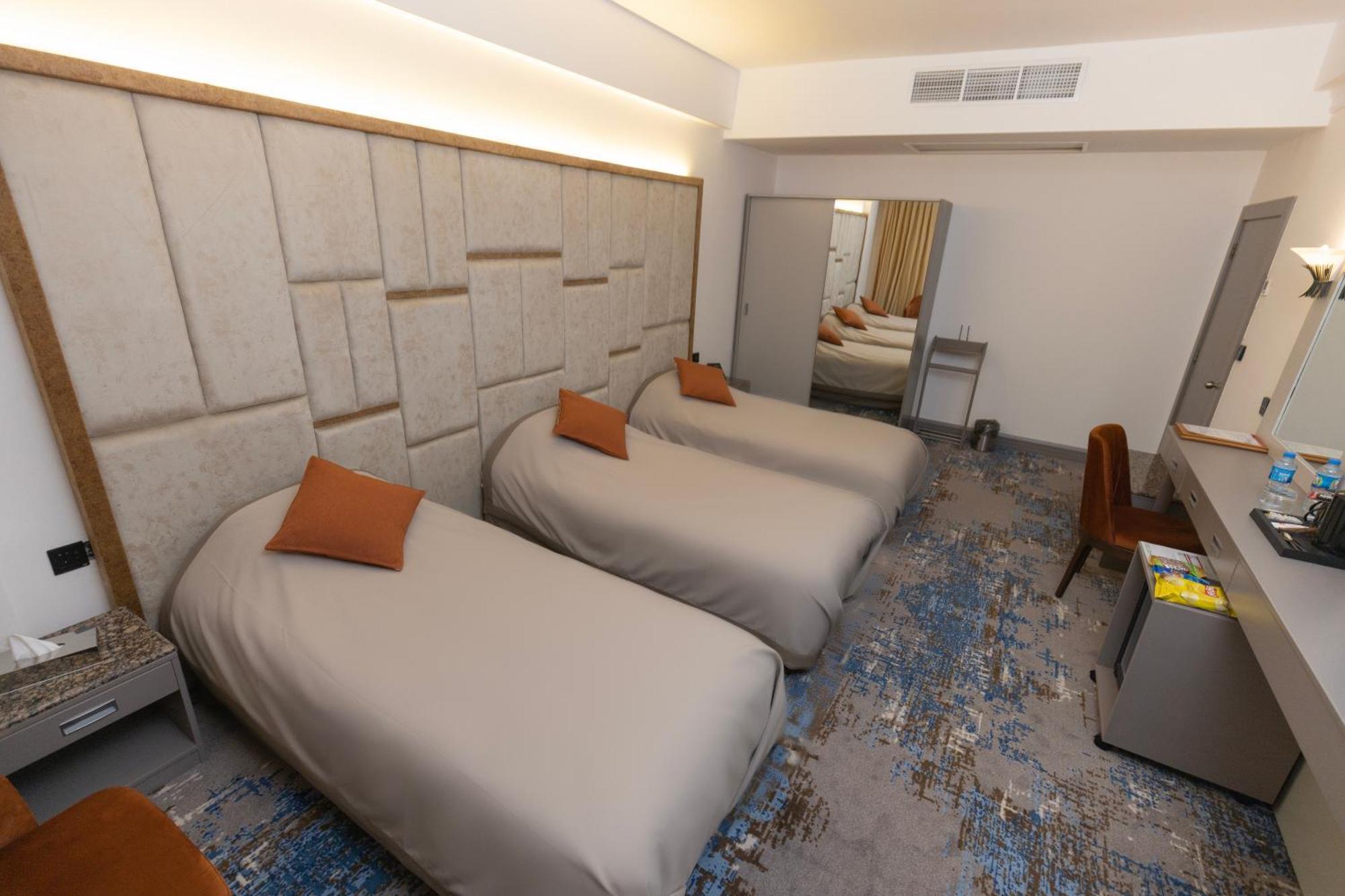 Dilshad Palace Hotel ドホーク エクステリア 写真