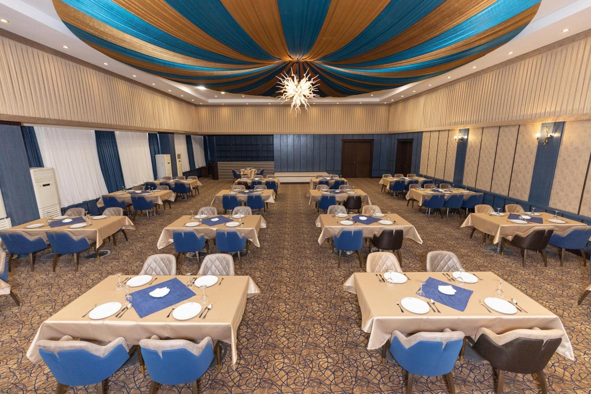 Dilshad Palace Hotel ドホーク エクステリア 写真